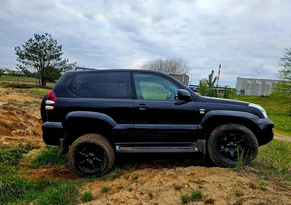 Toyota Land Cruiser cena 44000 przebieg: 277000, rok produkcji 2007 z Toruń małe 301